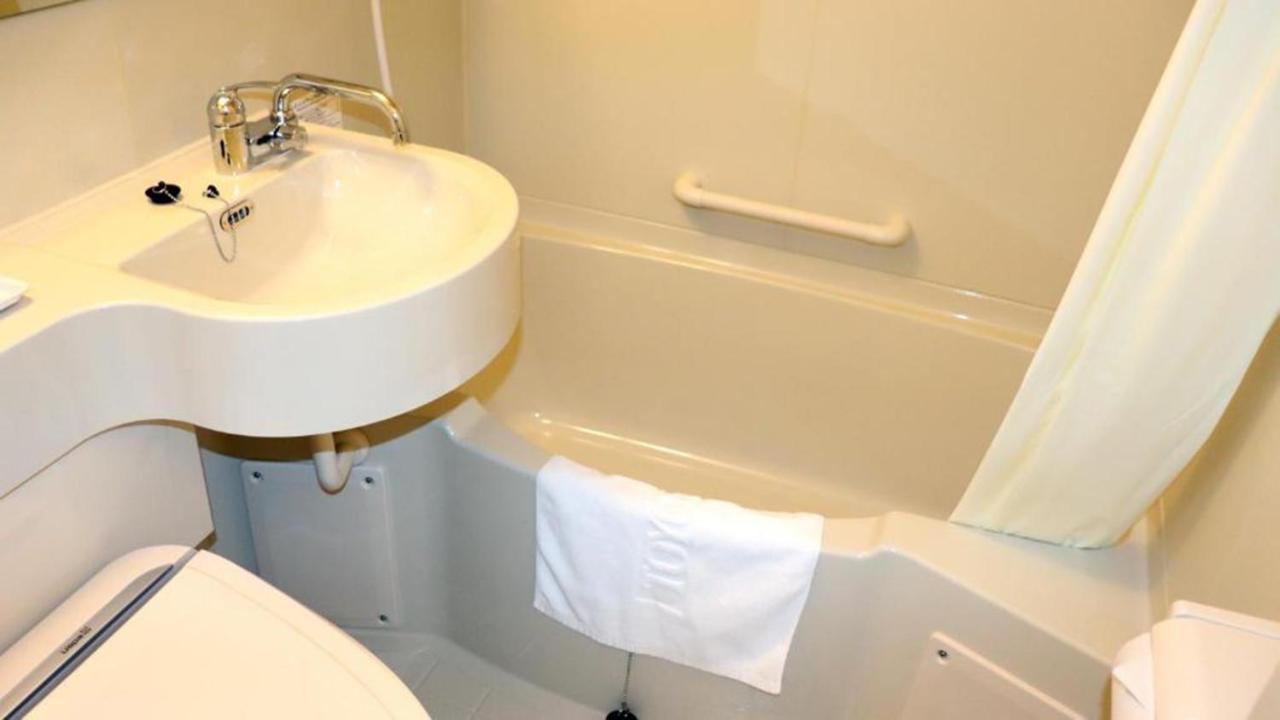 Toyoko Inn Tsu eki Nishi guchi Eksteriør billede